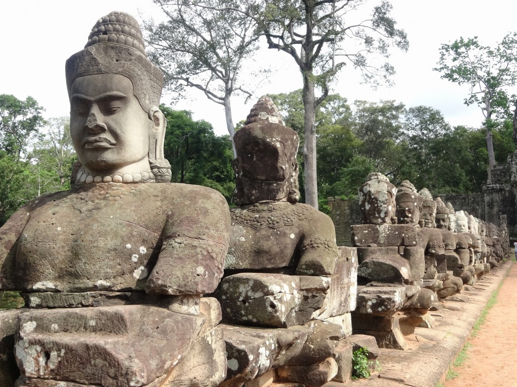3-8カンボジア　アンコールトム　ヒンドゥの神々